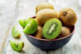 8 Health Benefits of Eating Kiwi and Side Effects