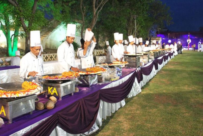 BENEFITS OF HIRING BBQ CATERING SERVICE IN EVENTS