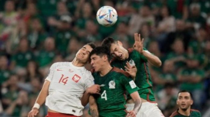 _Mexico miss out on the last 16 on goal difference despite beating Saudi Arabia (3)