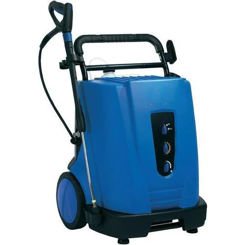 <strong>What Is a High Pressure Washer? A blog about the differences between an industrial hot water pressure washer and a domestic pressure washer.</strong>